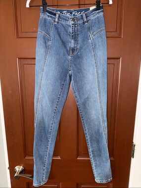 We The Free Skinny Jeans in Medium Blue Wash